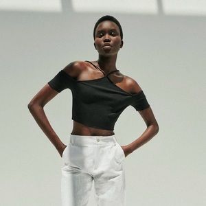 Women black short sleeve strap top size M